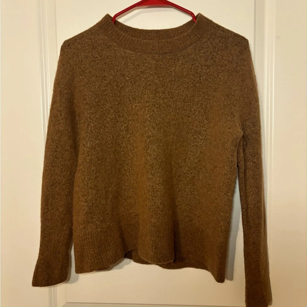Banana Republic Aire Crewneck Camel Brown Wool Blend Sweater Size XL.
